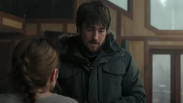 Manteau Canada Goose Windemere porté par Murray Bartlett tel qu’on le voit dans The Last of Us (S02E02)