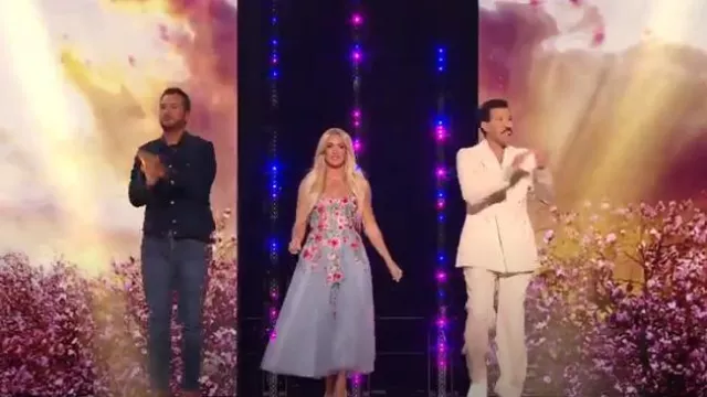 Vestido midi de tul de Mac Duggal usado por Carrie Underwood como se ve en American Idol (T23E11)