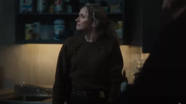 Isabel Marant Jersey Noelia usado por Nina Chase (Shantel VanSanten) como se ve en FBI: Most Wanted (T06E15)
