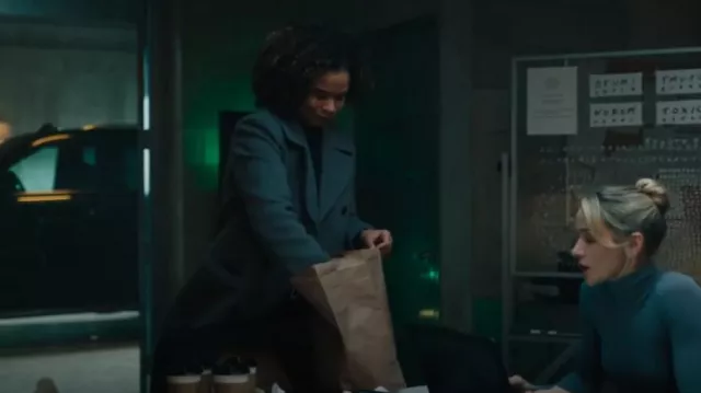 Caban classique du Club Monaco porté par Sheryll Barnes (Roxy Sternberg) comme on le voit dans FBI : Most Wanted (S06E16)