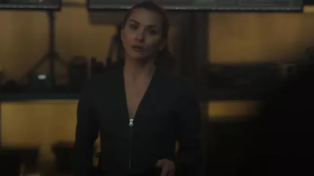 Cardigan bustier zippé Fleur du Mal porté par Nina Chase (Shantel VanSanten) tel qu’on le voit dans FBI : Most Wanted (S06E18)