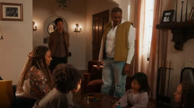 Who Decides War Oil Jeans worn by Henrietta Wilson (Aisha Hinds) as seen in 9-1-1 (S08E10)