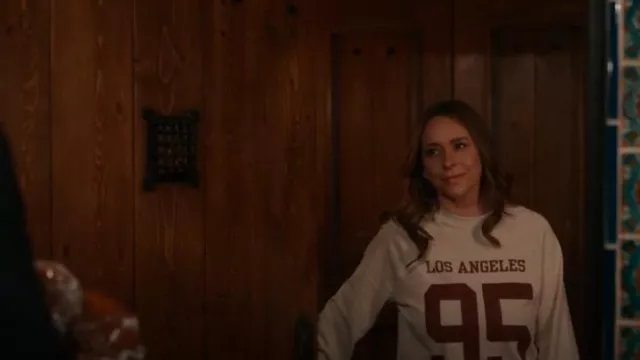 Sweat-shirt Zara Varsity porté par Maddie Buckley (Jennifer Love Hewitt) tel qu’on le voit dans 9-1-1 (S08E11)