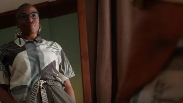 Camisa de bolos de algodón y seda Ibiza de Loewe Paula usada por Henrietta Wilson (Aisha Hinds) como se ve en 9-1-1 (S08E13)