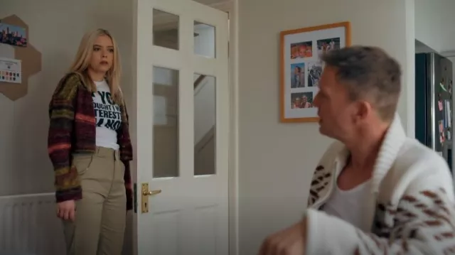 Dickies Elizaville khk1 Khaki Trouser worn by Beth Barnett (Megan Trower) as seen in The Feud (S01E01)