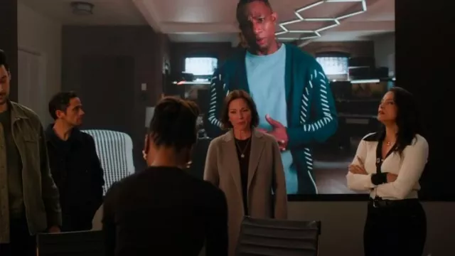 Theory New Divide Double-Face Wool Blazer In Cinder Melange porté par Margaret Reed (Kelli Williams) comme on le voit dans Found (S02E22)