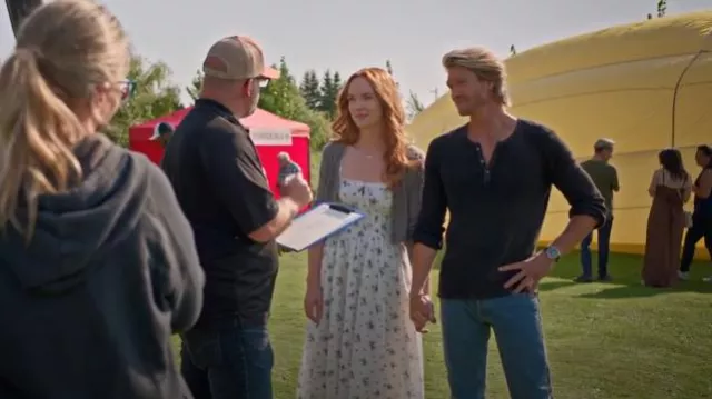 John Varvatos Memphis Waffle Henley porté par Cal Jones (Chad Michael Murray) comme on le voit dans Sullivan’s Crossing (S03E04)
