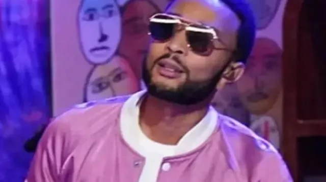 The Voice S27 John Legend Finale Chaqueta de satén rosa