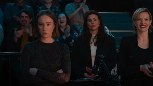 Camiseta Vince Brushed Check Crew usada por Ava (Hannah Einbinder) como se ve en Hacks (S04E09)