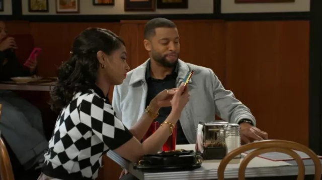 Veste chemise en laine mélangée de la collection Saks Fifth Avenue portée par Martin Richardson (Brandon Claybon) comme on le voit dans Beyond the Gates (S01E52)