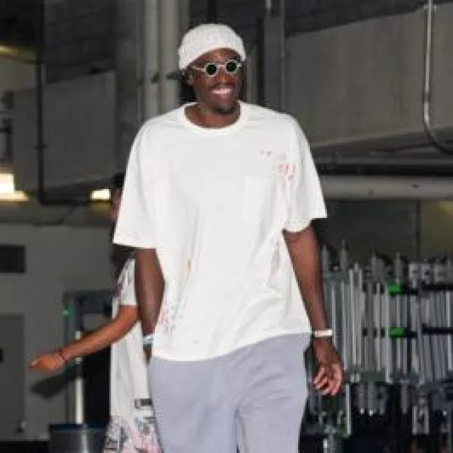 T Shirt MNLM White Paint Splatter Pocket porté par Pascal Siakam sur le compte Instagram @pacers