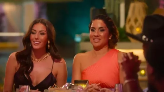 A.L.C. Robe Delphina portée par Spicy Mari comme on le voit dans Sneaky Links : Dating After Dark (S01E06)