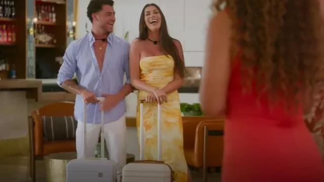 Robe en tulle imprimé à pois clairs portée par Avery Wadbrook comme on le voit dans Sneaky Links : Dating After Dark (S01E10)