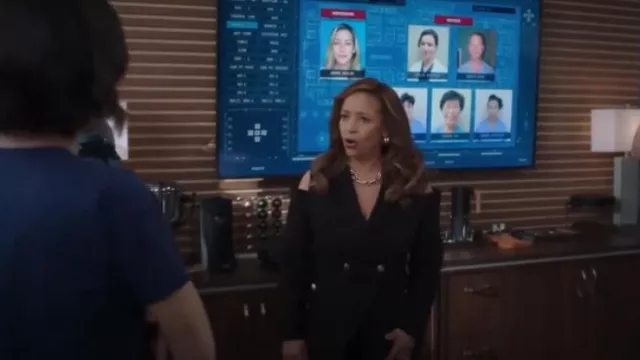 Donna Karan New York Blazer de hombros fríos usado por Catherine Avery como se ve en Grey's Anatomy (T21E18)