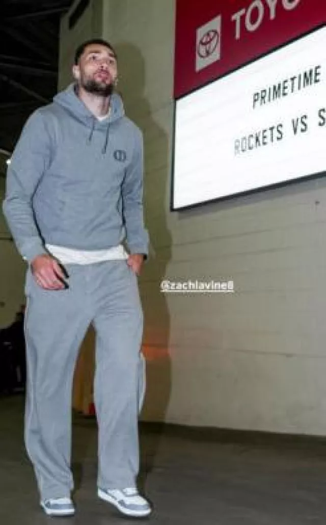 Dior Grey CD Icon Trackpants porté par Zach LaVine sur le compte Instagram @memgrizz