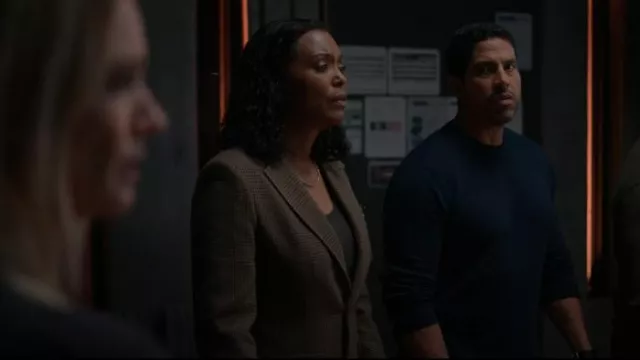 Alice + Olivia Colley Blazer à col cranté porté par le Dr Tara Lewis (Aisha Tyler) comme on le voit dans Esprits criminels (S18E05)
