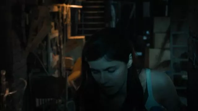 Soutien-gorge Natori Feathers Contour porté par le Dr Rowan Fielding (Alexandra Daddario) tel qu’on le voit dans Mayfair Witches (S02E02)
