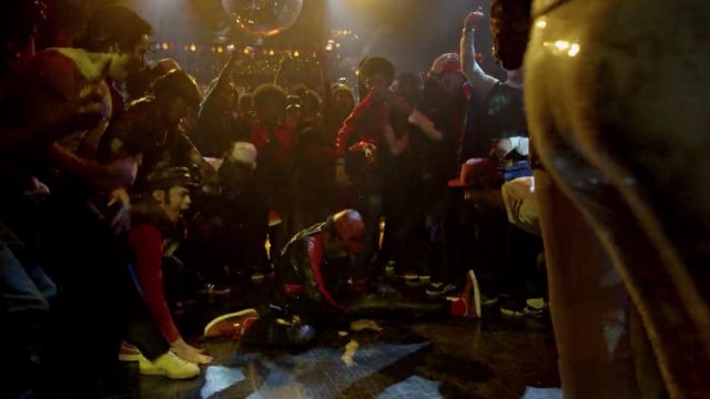 The Puma shoes blue and red of Shaolin Fantastic (Shameik Moore) in The Get Down S01E07