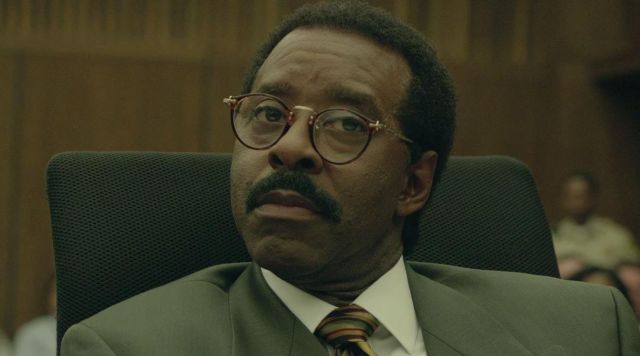 The Eye Glasses Of Johnnie Cochran Courtney B Vance In American Crime Story The People V O J Simpson S01e02 Spotern