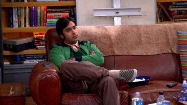 Shoes Vans Slip On checkered of Rajesh Koothrappali (Kunal Nayyar) on The Big Bang Theory S08E05