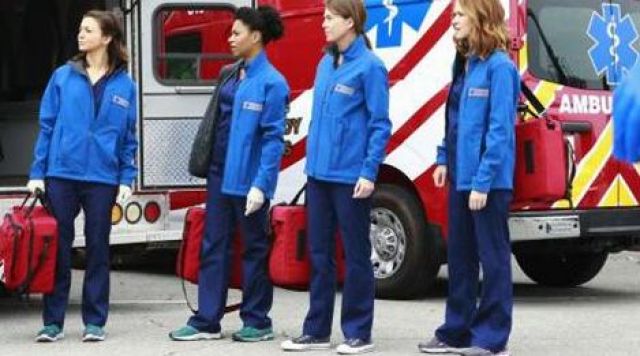 les baskets d'Amelia Shepherd (Caterina Scorsone) dans Grey Anatomy