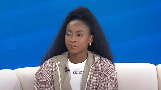 T-shirt en coton brodé avec logo porté par Coco Gauff comme on le voit dans Today le 9 juin 2025