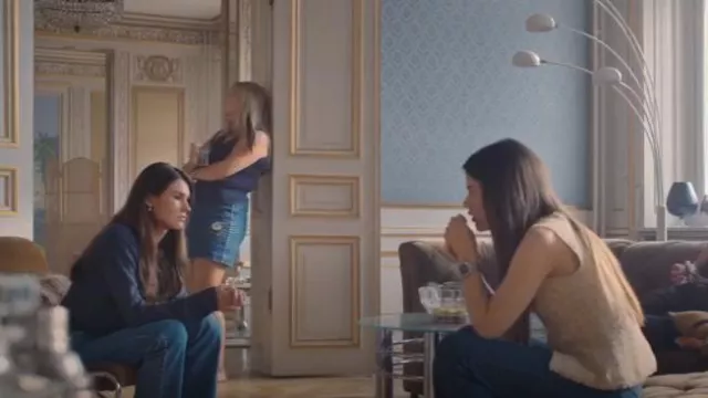 Levis 501 Staight worn by Klara Rapp (Tindra Monsen) as seen in Barracuda Queens (S02E06)