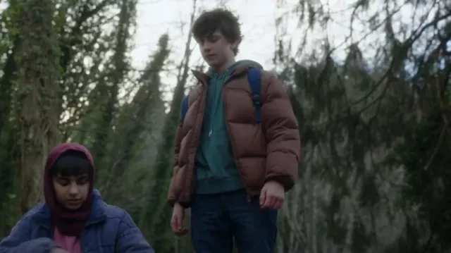 Veste matelassée courte en duvet et plumes Zara portée par Max Hawthorne (Judah Prehn) comme on le voit dans Resident Alien (S04E01)