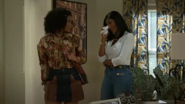 Frame Atelier Skirt in Arlow worn by Eva Thomas (Ambyr Michelle) as seen in Beyond the Gates (S01E72)