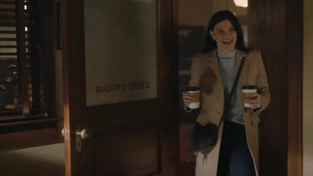 Sac de selle en cuir Chloé Mini Marcie porté par Kate Hawthorne (Meredith Garretson) comme on le voit dans Resident Alien (S04E03)