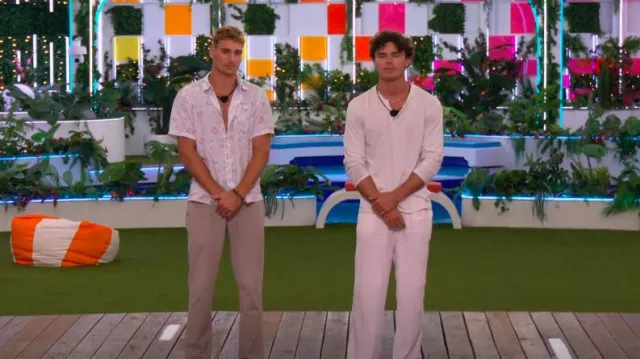 Chemise Faherty à manches courtes Breeze portée par Austin Shepard comme on le voit dans Love Island (S07E02)
