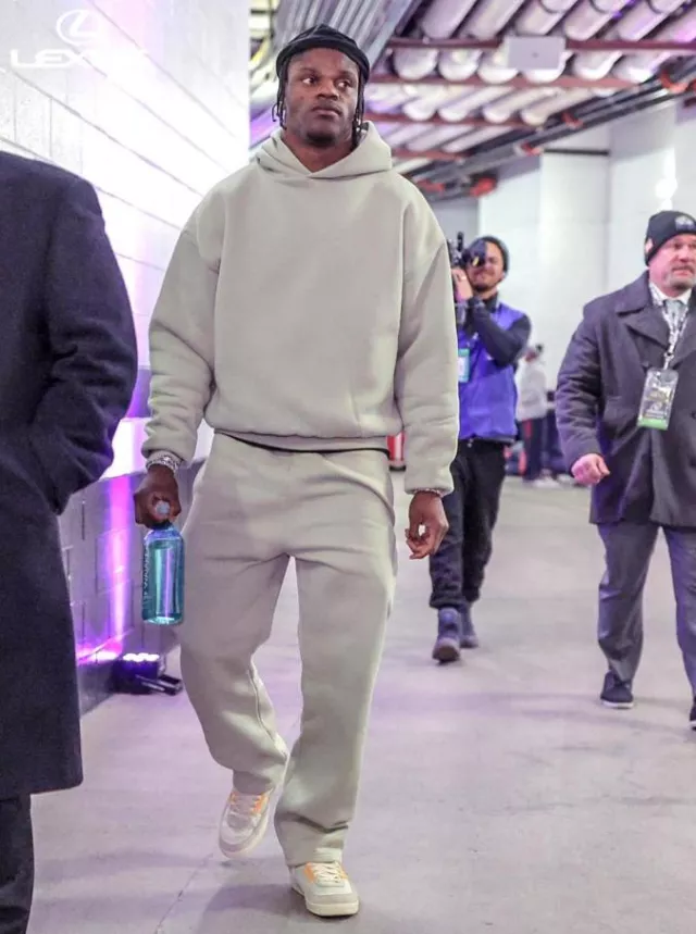Seventh Smoke Grey V2 Sweatpants worn by Lamar Jackson on the Instagram account @ravens