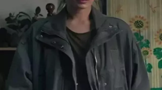 Squid Game Series Park Gyuyoung Grey Jacket worn by Kang No-eul / Guard 011 (Park Gyu-young) in Squid Game (S02)