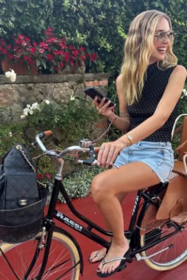 Chanel 2025 Interlocking CC Logo Flip Flops worn by Chiara Ferragni on her Instagram Story on June 29, 2025