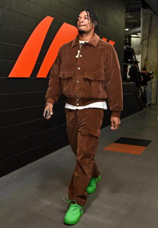 Kenzo Marrón Pana 'Kenzo 70' Chaqueta usada por Ja'Marr Chase en la cuenta de Instagram @bengals