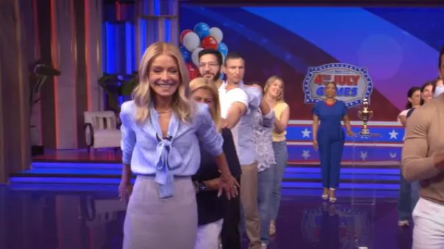 Roland Mouret Jupe crayon en laine Arreton portée par Kelly Ripa comme on le voit dans LIVE with Kelly and Mark le 2 juillet 2025