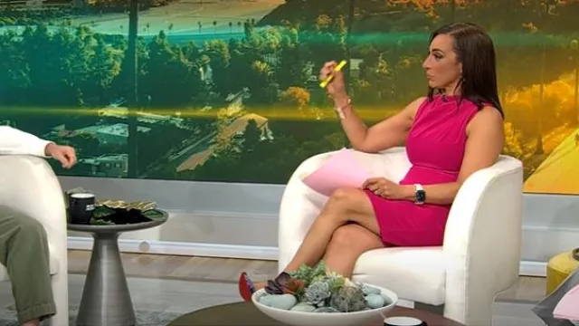 Robe fourreau en Corrine Black Halo portée par Michelle Miller comme on le voit dans CBS Mornings le 3 juillet 2025
