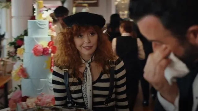 ATM Anthony Thomas Melillo Pull à manches longues côtelé rayé noir/blanc porté par Charlie Cale (Natasha Lyonne) comme on le voit dans Poker Face (S02E11)