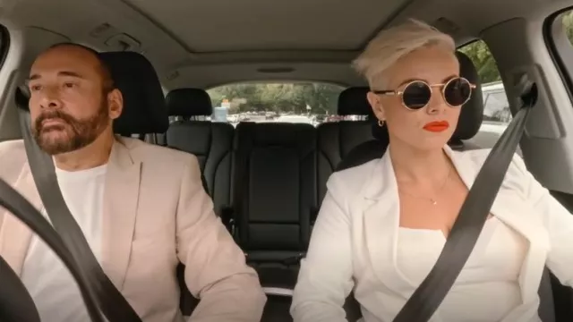 Gafas de sol Steampunk genéricas polarizadas usadas por Jasmin Akers como se ve en Billion Dollar Playground (S01E01)