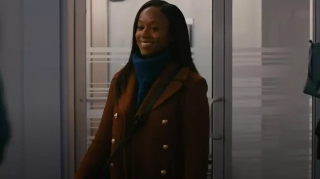 Suéter de punto suave de Zara en azulado usado por Naomi Howard (Ashlei Sharpe Chestnut) como se ve en Chicago Med (T10E18)