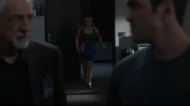 Charlotte Stone Bonnie In Black Floral portée par Penelope Garcia (Kirsten Vangsness) comme on le voit dans Esprits criminels (S18E07)