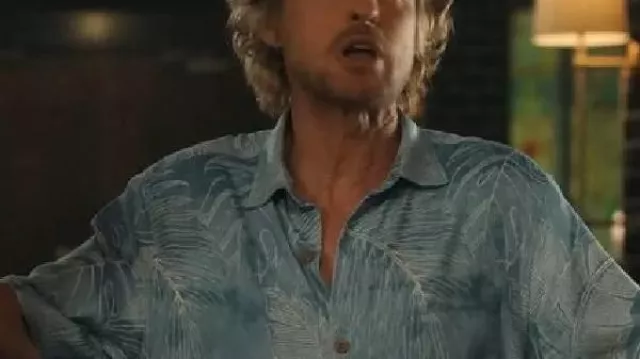 Bâton Owen Wilson Chemise hawaïenne bleue de Pryce Cahill (Owen Wilson) en bâton