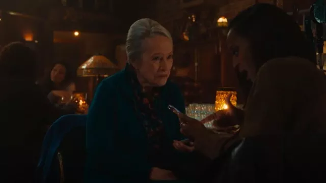 Chaqueta L.L. Bean Turquoise Quilted Full Zip Jacket usada por Madeline 'Matty' Matlock (Kathy Bates) como se ve en Matlock (S01E09)