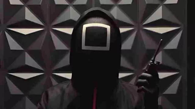 Squid Game S02 Mono Negro en El Juego del Calamar (T02)