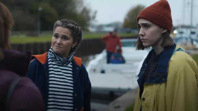 H&M Turtleneck Top worn by Billie (Lizzie Davidson) as seen in Such Brave Girls (S02E04)
