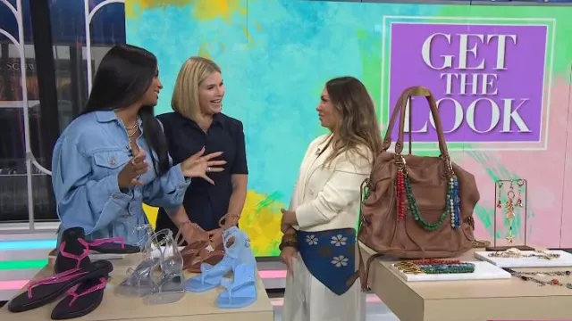 Veste courte à double boutonnage Mango portée par Melissa comme on le voit dans Today with Jenna & Friends le 14 juillet 2025