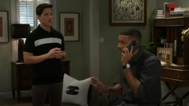 Polo de rayas universitarias de algodón Jones a mano usado por Bradley 'Smitty' Smith (Mike C. Manning) como se ve en Beyond the Gates (S01E88)