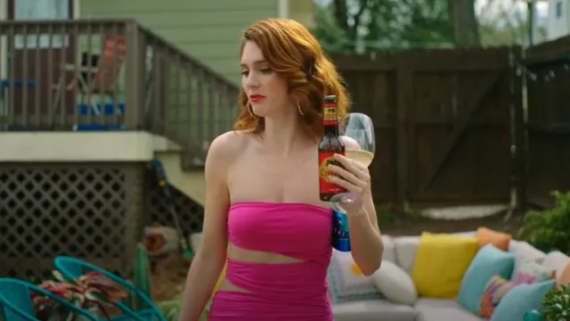 H :ours Alaric Mini Dress portée par Gwen Sanders (Stephanie Koenig) comme on le voit dans English Teacher (S01E04)
