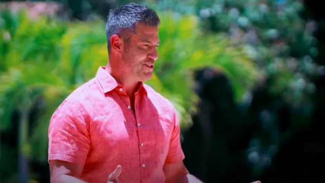 Rodd & Gunn Ellerslie Camisa de lino de manga corta abotonada en carmesí usada por Jesse Palmer como se ve en Bachelor in Paradise (T10E02)