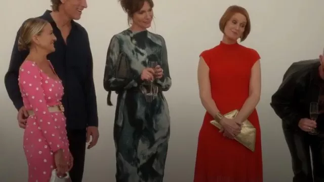 Ahikoza El pliegue de Barbara usado por Miranda Hobbes (Cynthia Nixon) como se ve en And Just Like That... (S03E08)